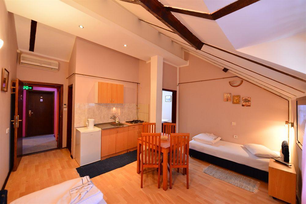 Hotel Prenociste Stojic Novi Sad Exterior foto