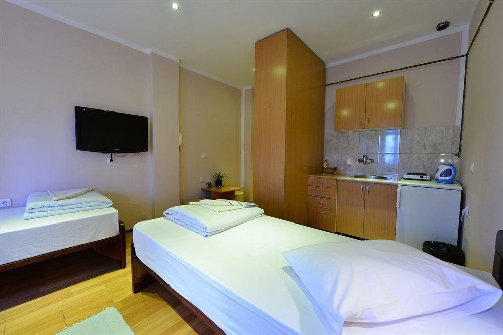 Hotel Prenociste Stojic Novi Sad Exterior foto