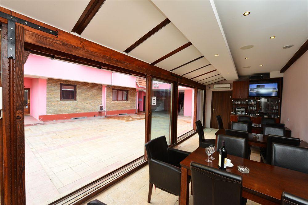 Hotel Prenociste Stojic Novi Sad Exterior foto